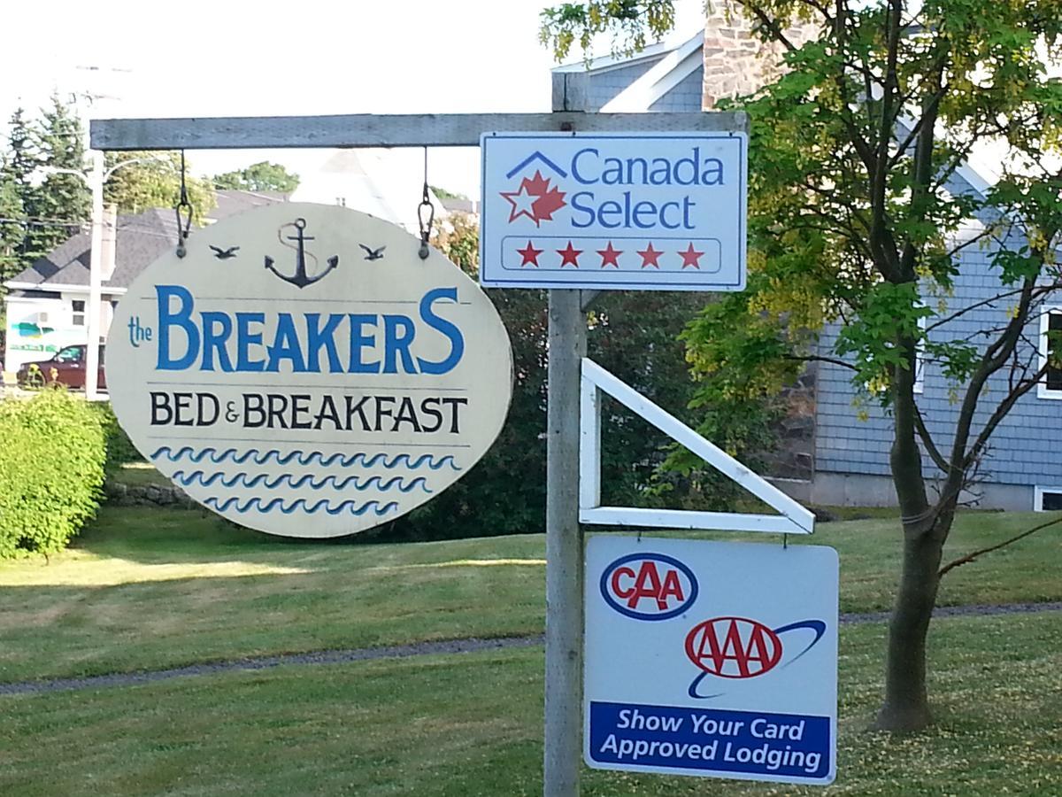 The Breakers Bed And Breakfast Digby Exterior photo